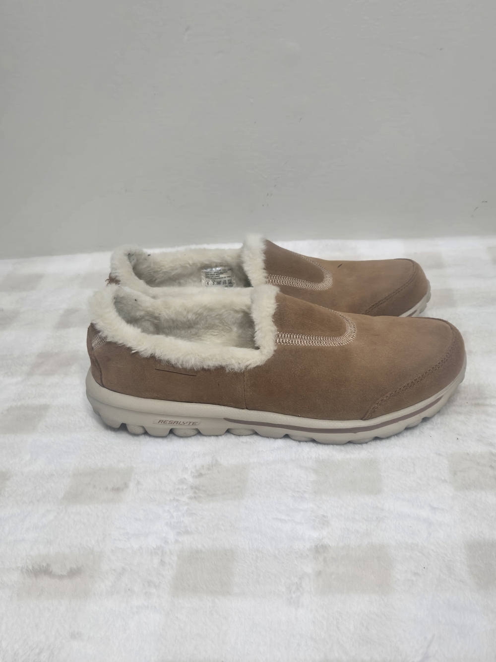 SKECHERS GOwalk Women’s Memory Foam Faux Fur Lined Slip-On Slipper Brown 6